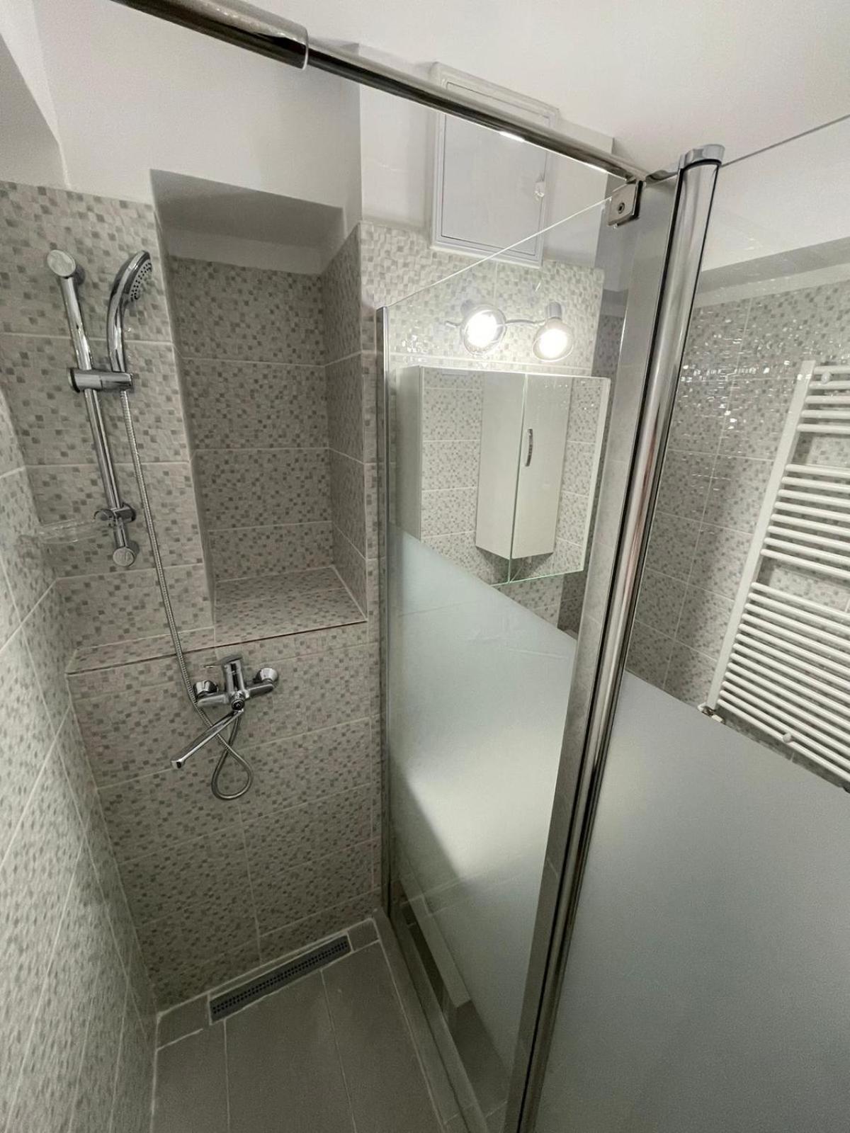 Propriete Ten - Close To University, Hospital And Downtown Iasi Exteriör bild